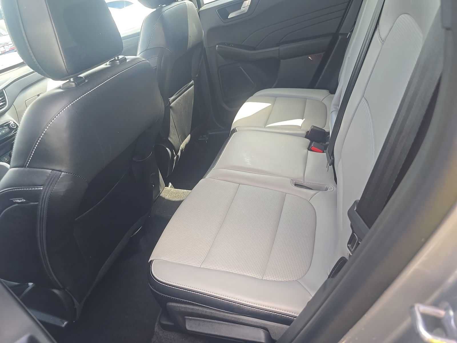 Used 2023 Ford Escape Platinum AWD/4WD image 8