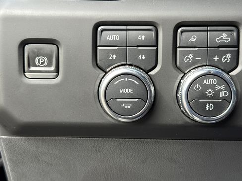 Used 2022 GMC Sierra 1500 Denali w/ Denali Reserve Package image 18