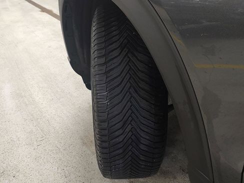 Used 2020 Ford Explorer Limited image 33