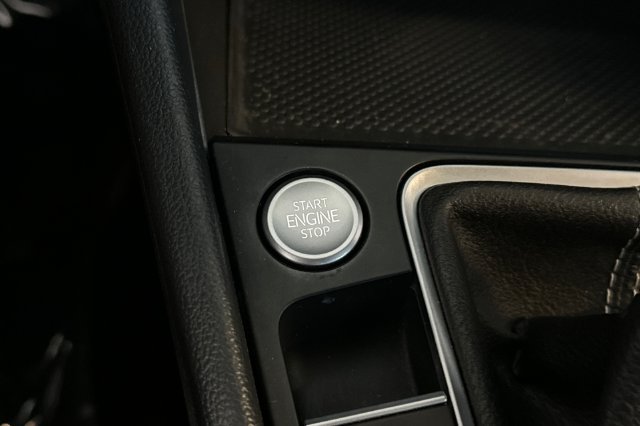 Used 2024 Volkswagen Jetta SE FWD image 24
