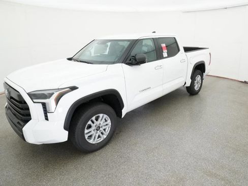 New 2026 Toyota Tundra SR5 AWD/4WD image 30