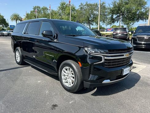 Certified 2024 Chevrolet Suburban LT AWD/4WD image 3