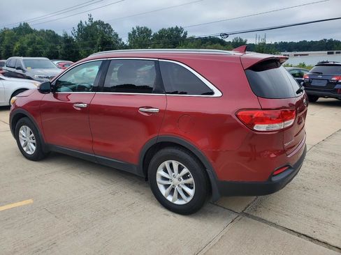 Used 2017 Kia Sorento FWD w/ LX Convenience Package image 13