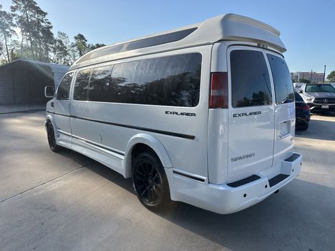 Used 2021 GMC Savana 3500 LS w/ Chrome Appearance Package image 6