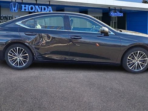 Used 2023 Lexus ES 300h w/ Premium Package image 9