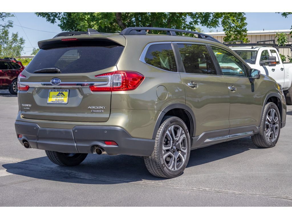 Used 2023 Subaru Ascent Touring AWD/4WD image 3