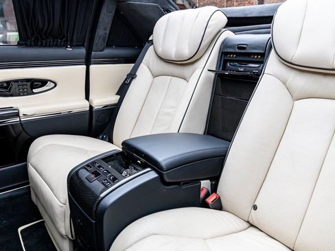 Used 2009 Maybach 62 S image 65