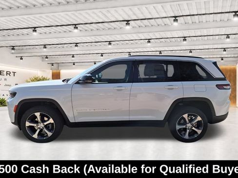 New 2026 Jeep Grand Cherokee Limited RWD image 5