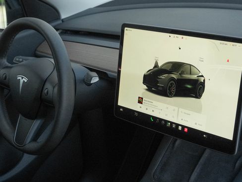 Used 2022 Tesla Model Y Performance AWD/4WD image 10