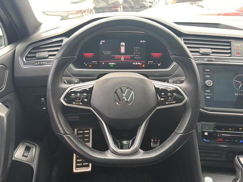 Used 2022 Volkswagen Tiguan SE R-Line image 14