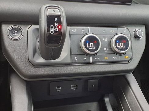 Used 2023 Land Rover Defender 110 X-Dynamic SE image 18