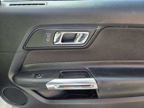 Used 2015 Ford Mustang Coupe image 14