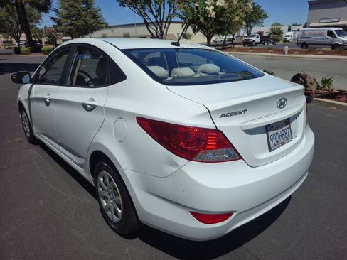 Used 2014 Hyundai Accent GLS FWD image 9