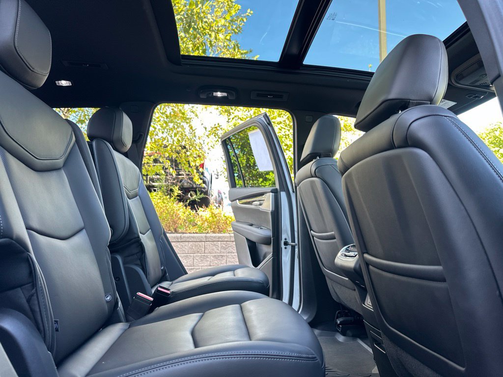 Used 2025 Cadillac XT6 Premium Luxury w/ LPO, Floor Liner Package AWD/4WD image 35