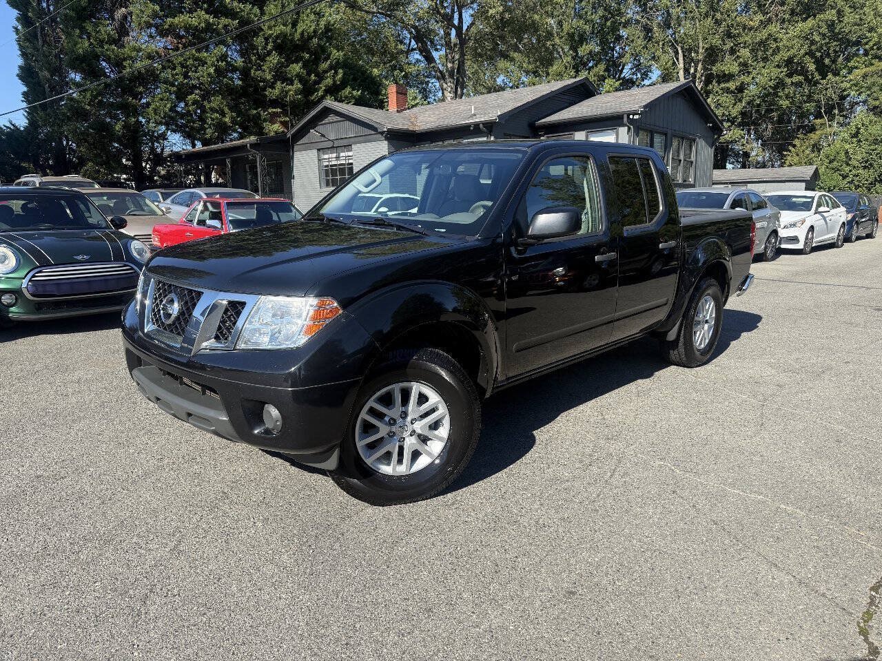 Used 2019 Nissan Frontier SV RWD image 1