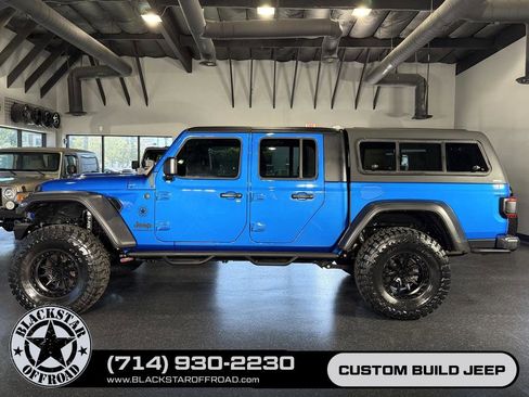 Used 2024 Jeep Gladiator Rubicon w/ Technology Group AWD/4WD image 8