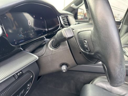 Used 2022 Jeep Grand Wagoneer Series II image 65