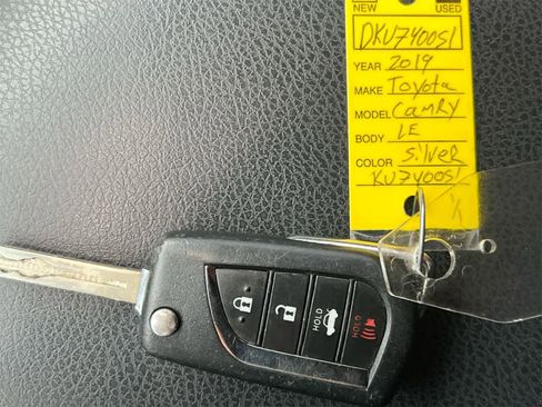 Used 2019 Toyota Camry SE image 34