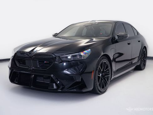 Used 2026 BMW M5 w/ Carbon Package AWD/4WD image 2