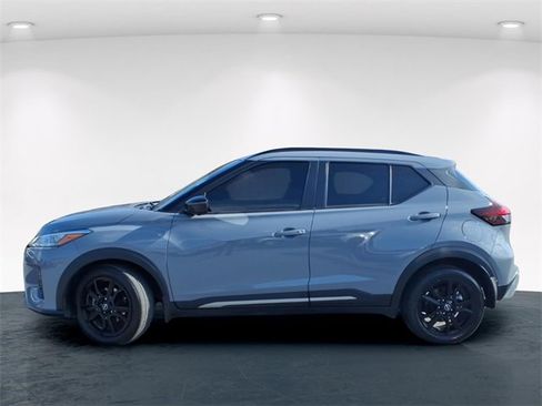 Used 2023 Nissan Kicks SR w/ SR Premium Package image 14