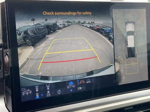 Used 2024 Toyota Tacoma TRD Sport w/ TRD Sport Premium Package AWD/4WD image 11