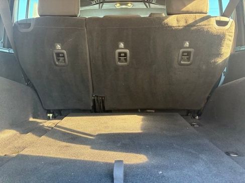 Used 2019 Jeep Wrangler Unlimited Rubicon w/ Cold Weather Group image 7