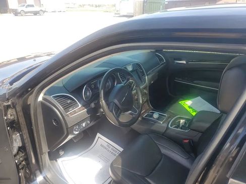Used 2020 Chrysler 300 Limited image 12