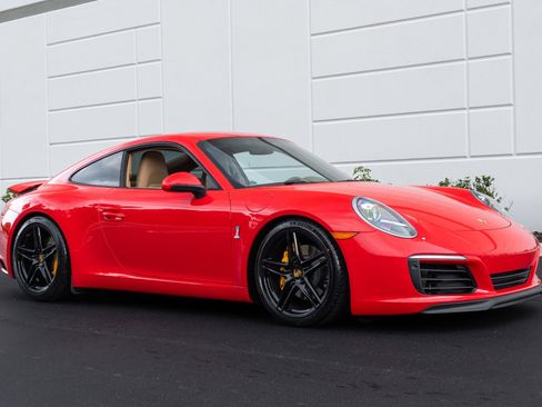 Used 2017 Porsche 911 Carrera RWD image 2