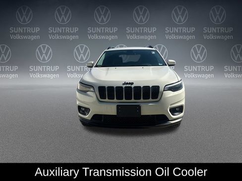 Used 2019 Jeep Cherokee Latitude Plus AWD/4WD image 11