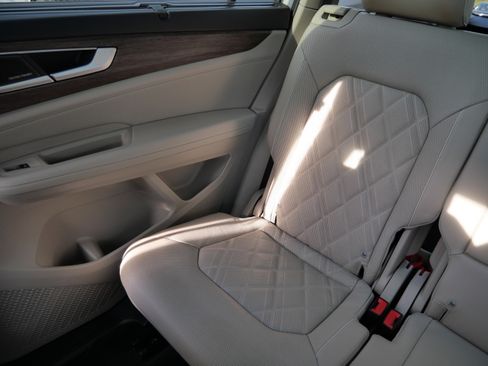 Certified 2024 Volkswagen Atlas SEL Premium R-Line image 12