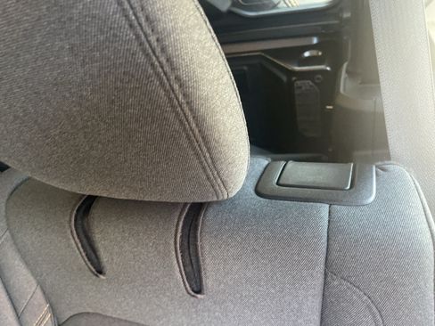 Used 2025 Jeep Wrangler Unlimited Sahara AWD/4WD image 13