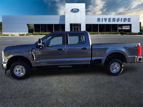 Used 2023 Ford F250 XL image 4