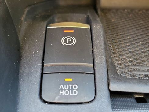 Used 2023 Nissan Kicks SR w/ SR Premium Package FWD image 30