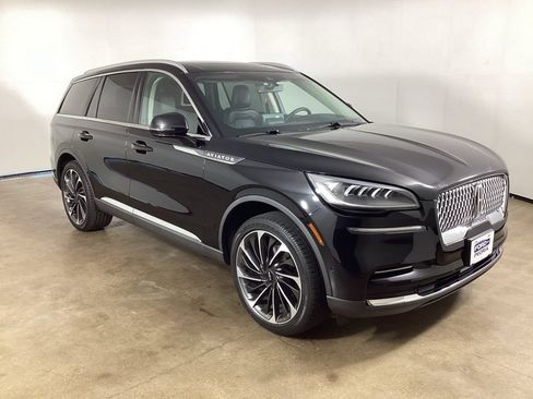 Used 2023 Lincoln Aviator Reserve w/ Equipment Group 201A AWD/4WD image 3
