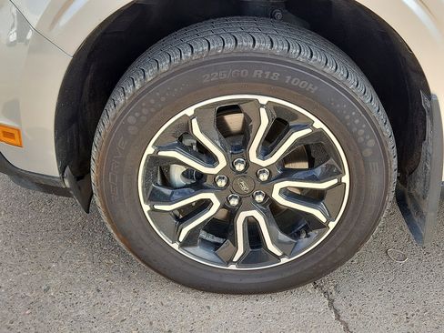 Used 2023 Ford Maverick Lariat w/ Lariat Luxury Package image 7