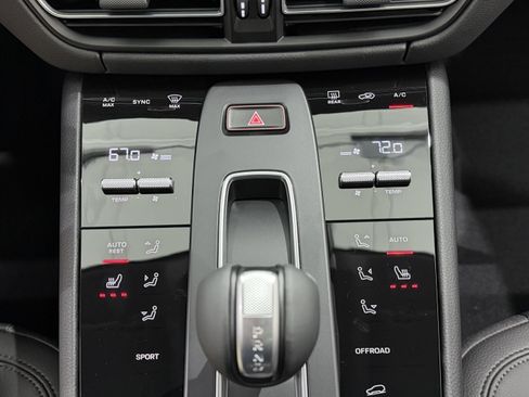 New 2026 Porsche Macan AWD/4WD image 38