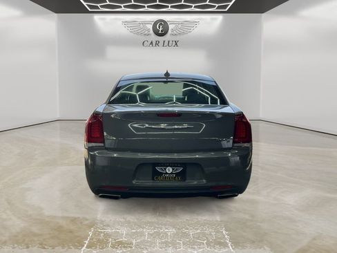 Used 2019 Chrysler 300 S image 4