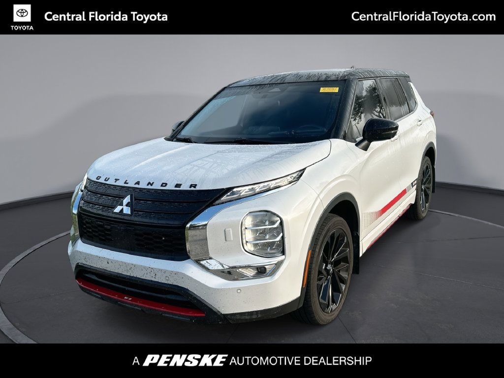 Used 2023 Mitsubishi Outlander SE AWD/4WD image 1