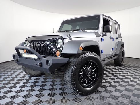 Used 2016 Jeep Wrangler Unlimited Sport AWD/4WD image 2