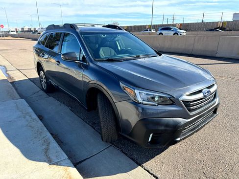 Used 2022 Subaru Outback Premium image 6