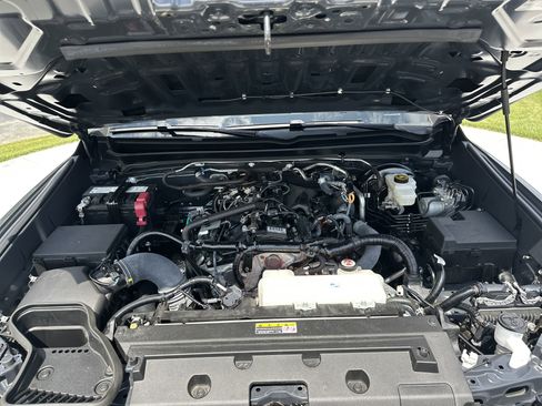 Used 2024 Toyota Tacoma SR5 w/ SR5 Upgrade Package AWD/4WD image 34