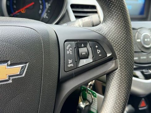 Used 2016 Chevrolet Cruze LT FWD image 9