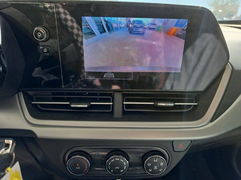 Used 2024 Chevrolet Trax LS w/ Driver Confidence Package FWD image 8