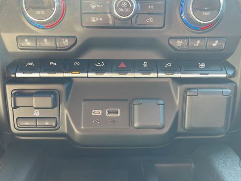 Used 2019 Chevrolet Silverado 1500 LTZ w/ LTZ Premium Package AWD/4WD image 56