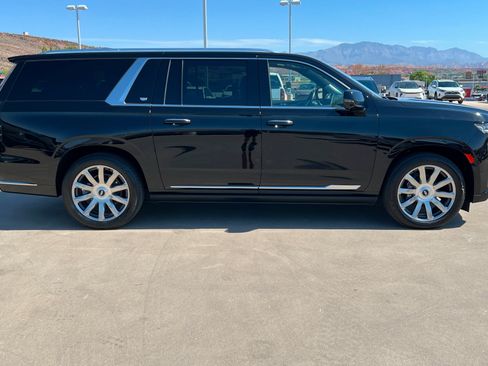 Used 2024 Cadillac Escalade ESV Premium Luxury Platinum AWD/4WD image 7