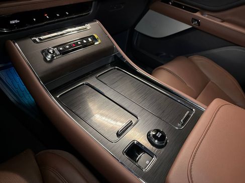 New 2026 Lincoln Aviator Reserve AWD/4WD image 30