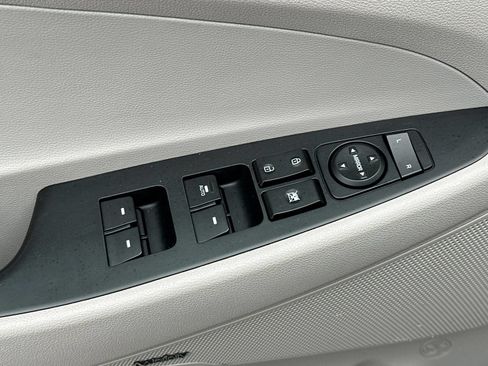 Used 2019 Hyundai Tucson Sport FWD image 11