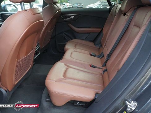 Used 2019 Audi Q8 Premium Plus w/ Premium Plus AWD/4WD image 23