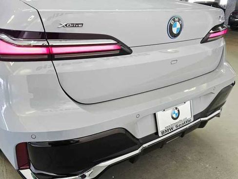 Certified 2025 BMW 750e xDrive w/ Executive Package AWD/4WD image 7