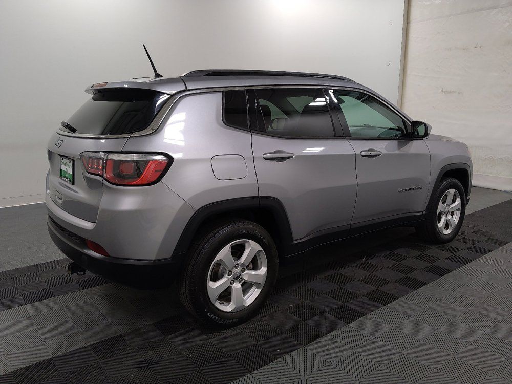 Used 2018 Jeep Compass Latitude w/ Cold Weather Group AWD/4WD image 10